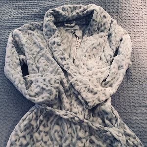 NWT Nicole Miller Fleece Robe L/XL